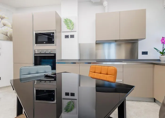 Design - Ai Piedi Delle Alpi&centro Storico Apartamento *